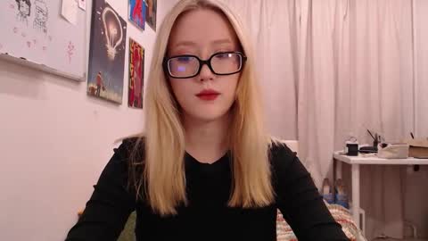 joan_kiss online show from December 16, 4:29 am