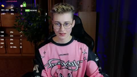 J online show from April 3, 8:29 pm