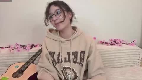 Nana online show from December 15, 4:12 pm