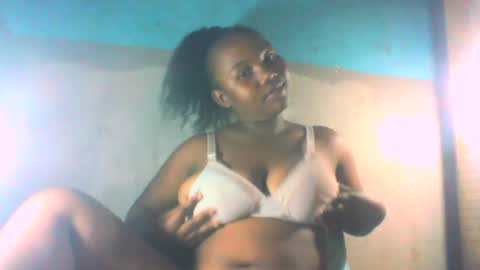 joenah012 online show from July 22, 10:38 am