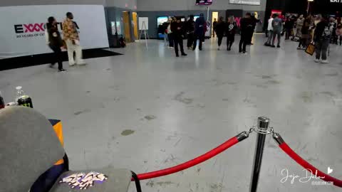    online show from October 25, 10:49 pm