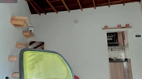 jolie_reyes1 online show from October 12, 7:05 pm