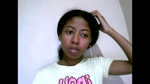 joliekah27 online show from May 26, 9:36 pm