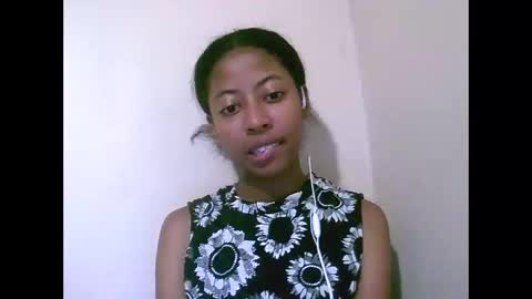 joliekah27 online show from April 29, 8:25 pm