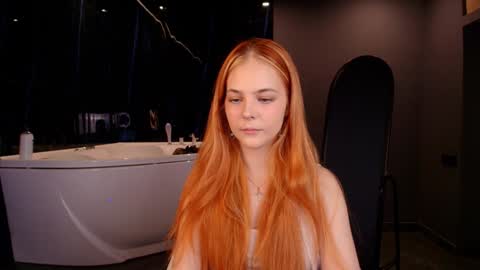 Snapshot of jolly_bean chatting on January 19, 4:12 am Polly  online show from January 19, 4:12 am