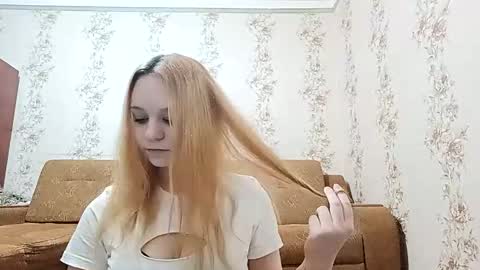 Vivienne online show from March 1, 5:12 pm