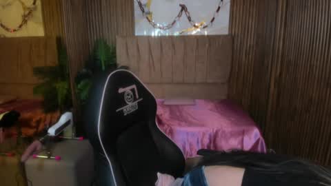 JUANITA online show from April 10, 11:38 am