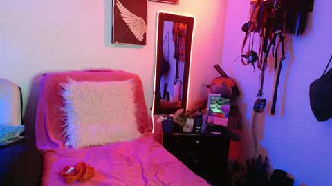 Juanita online show from December 24, 6:00 am