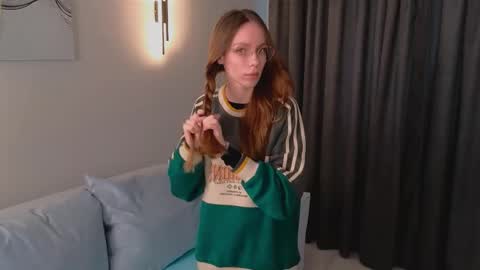 Emma online show from December 3, 8:06 am