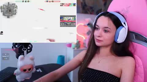 Angelina online show from December 3, 1:46 pm