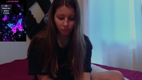 laura online show from March 25, 10:07 am