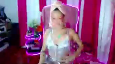 Den  online show from July 12, 5:08 am