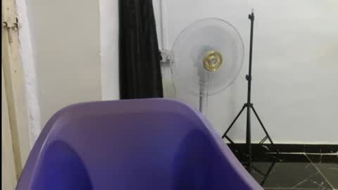 juicyxpink online show from May 23, 6:06 pm