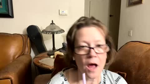 JuJuKitty online show from October 18, 4:59 am