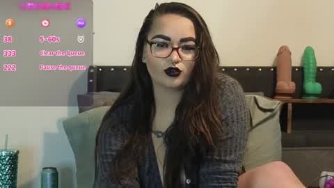 Snapshot of julesssnextdoor chatting on February 4, 6:57 am Julesss online show from February 4, 6:57 am