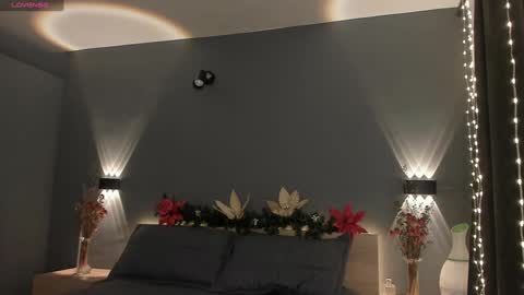 Juli Modelo Independiente online show from December 11, 9:45 pm