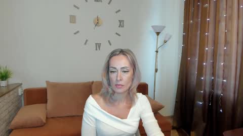 Snapshot of julia__cherry_ chatting on December 28, 10:25 am julia__cherry_ online show from December 28, 10:25 am