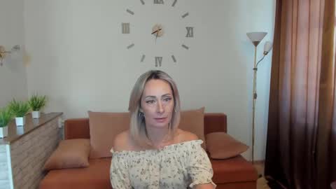 Snapshot of julia__cherry_ chatting on February 9, 11:14 am julia__cherry_ online show from February 9, 11:14 am