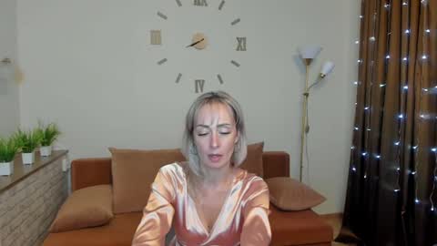Snapshot of julia__cherry_ chatting on January 7, 2:19 pm julia__cherry_ online show from January 7, 2:19 pm