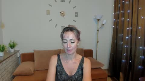 Snapshot of julia__cherry_ chatting on December 24, 12:33 pm julia__cherry_ online show from December 24, 12:33 pm
