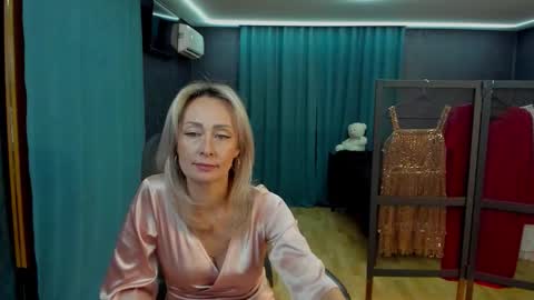 Snapshot of julia__cherry_ chatting on October 12, 2:30 pm julia__cherry_ online show from October 12, 2:30 pm