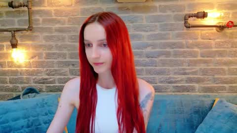 JuliaJae online show from July 3, 6:30 am