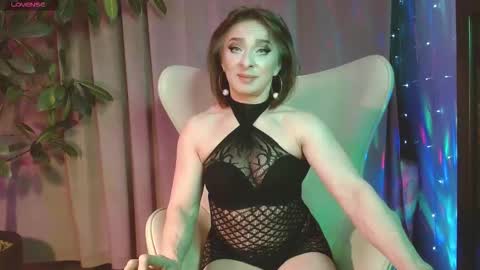 Julia online show from October 8, 7:51 pm