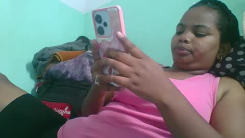 juliah02 online show from January 25, 6:12 am