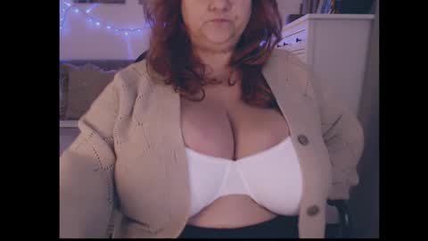 julialiones online show from February 25, 4:16 pm