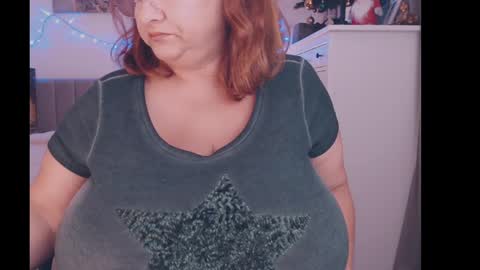 julialiones online show from December 20, 8:45 pm