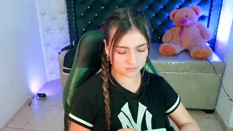 juliana_diamond_ online show from July 8, 7:32 am