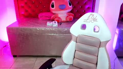 juliana_diamond_ online show from June 25, 5:12 am