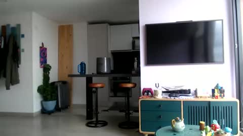 Snapshot of juliana_news chatting on February 23, 6:18 pm juliana_news online show from February 23, 6:18 pm