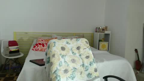 Snapshot of juliana_news chatting on October 4, 1:22 am juliana_news online show from October 4, 1:22 am