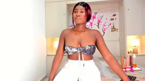Snapshot of julianablaze chatting on October 15, 4:15 am julianablaze online show from October 15, 4:15 am