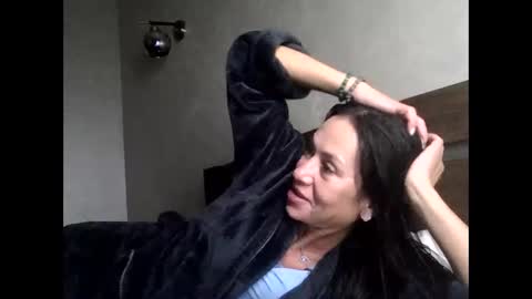 Snapshot of julianagold1 chatting on October 21, 10:14 pm julianagold1 online show from October 21, 10:14 pm