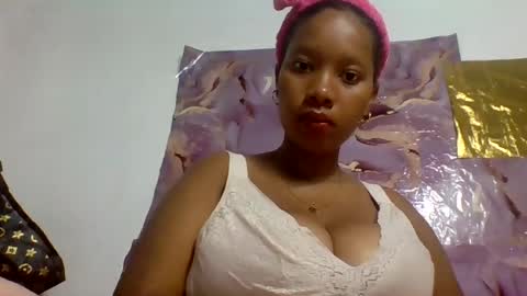 Julianah online show from July 15, 1:38 pm