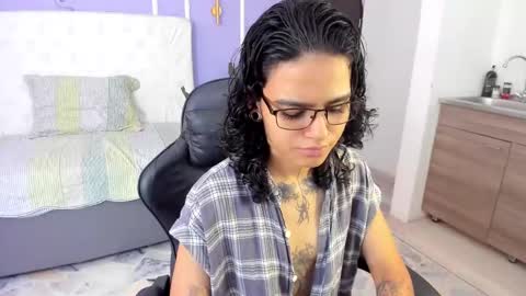 julianne_7 online show from February 20, 2:07 pm