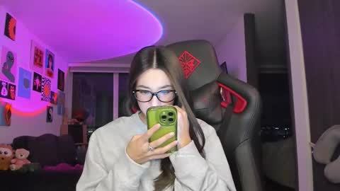 Jeimy Help me to reach 100 thumbs up online show from March 14, 1:39 am