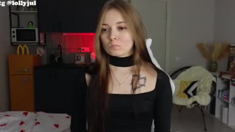 julidropp online show from October 4, 6:45 pm