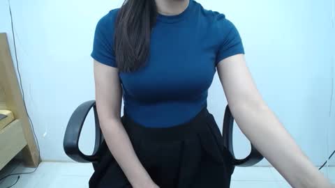 julie9x online show from May 16, 9:58 pm