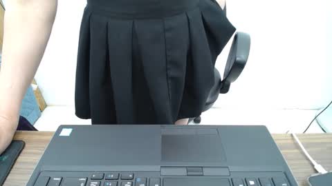 julie9x online show from March 17, 7:23 am