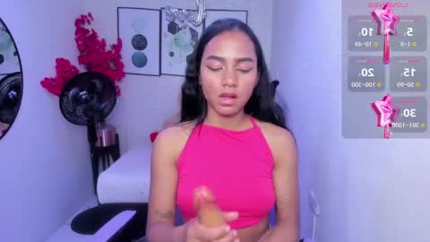 Snapshot of julie_coper chatting on March 6, 8:27 pm julie coper online show from March 6, 8:27 pm