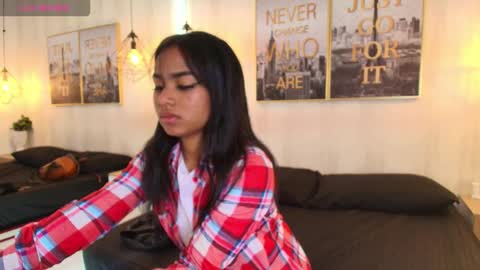 Snapshot of julie_coper chatting on October 10, 12:54 pm julie coper online show from October 10, 12:54 pm