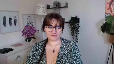 Snapshot of julie_extasy chatting on September 19, 12:37 pm Julie online show from September 19, 12:37 pm