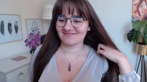 Snapshot of julie_extasy chatting on September 12, 12:45 pm Julie online show from September 12, 12:45 pm