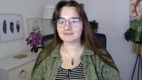 Snapshot of julie_extasy chatting on September 15, 12:35 pm Julie online show from September 15, 12:35 pm