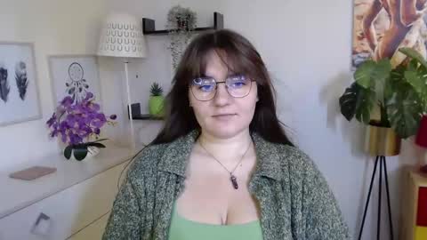 Snapshot of julie_extasy chatting on September 10, 12:38 pm Julie online show from September 10, 12:38 pm