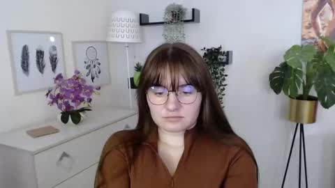Snapshot of julie_extasy chatting on October 16, 1:47 pm Julie online show from October 16, 1:47 pm