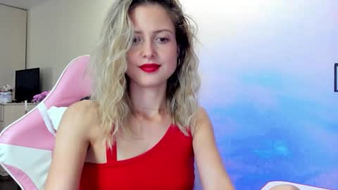 Julie online show from September 13, 3:42 pm